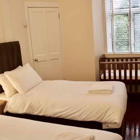 2 Bedroom Flat Off Leith Walk Accommodates 7 Edinburgh Exterior foto